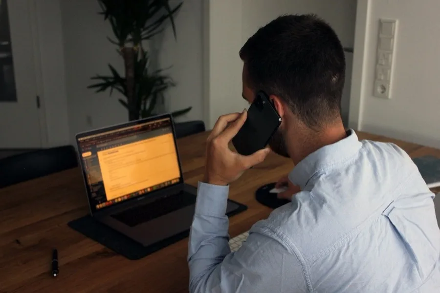 How to Write Car Sales Phone Scripts That Convert
